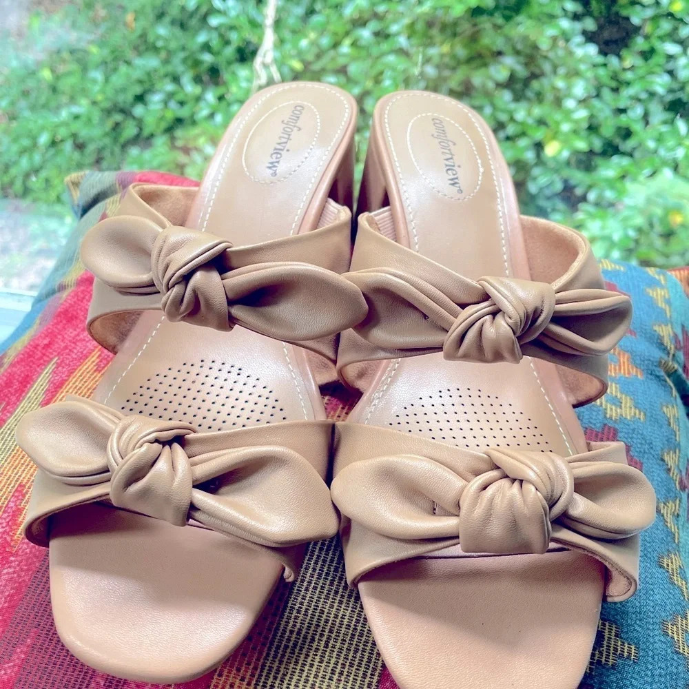 11m taupe double knot slides with 3” block heel by Comfortview, the “Brea”.